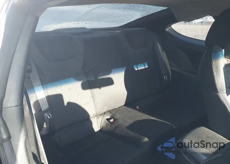 2010 Hyundai Genesis 2.0T R-Spec z USA, uszkodzony, nr VIN KMHHT6KD2AU039322